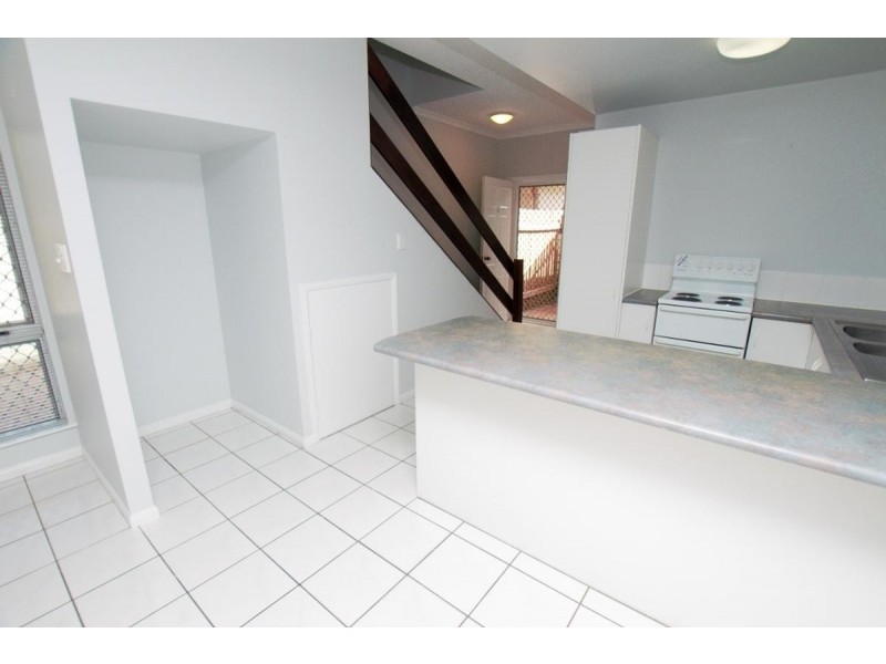 1/42 Springfield Crescent, Manoora QLD 4870