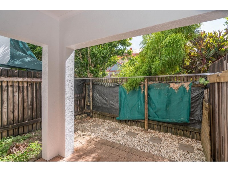2/23 Rutherford Street, Yorkeys Knob QLD 4878