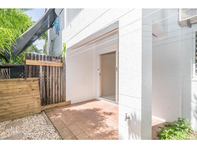 2/23 Rutherford Street, Yorkeys Knob QLD 4878