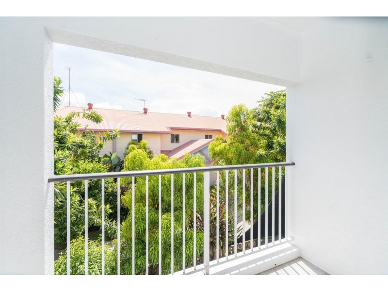 2/23 Rutherford Street, Yorkeys Knob QLD 4878