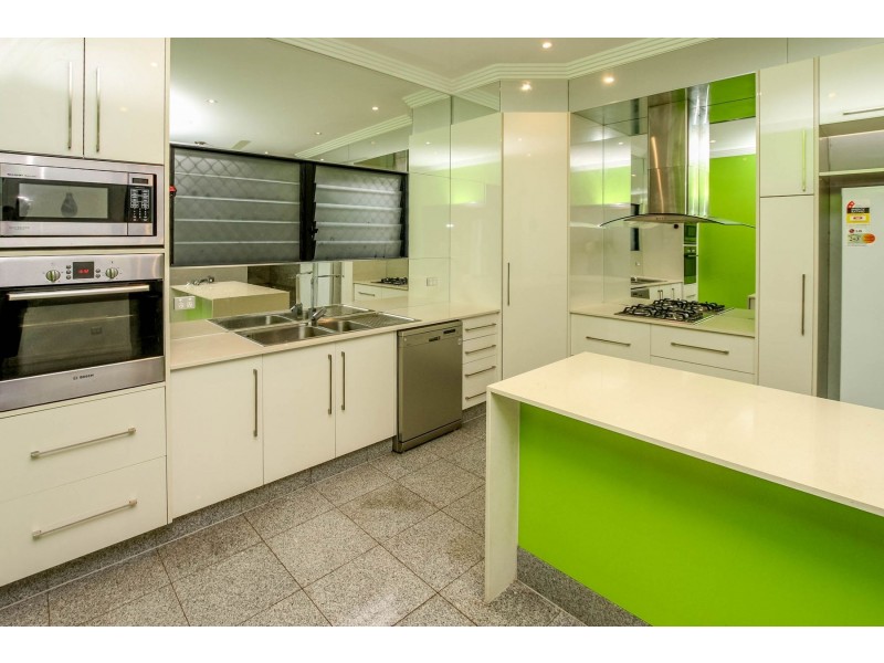 25 Collinson Street, Westcourt QLD 4870