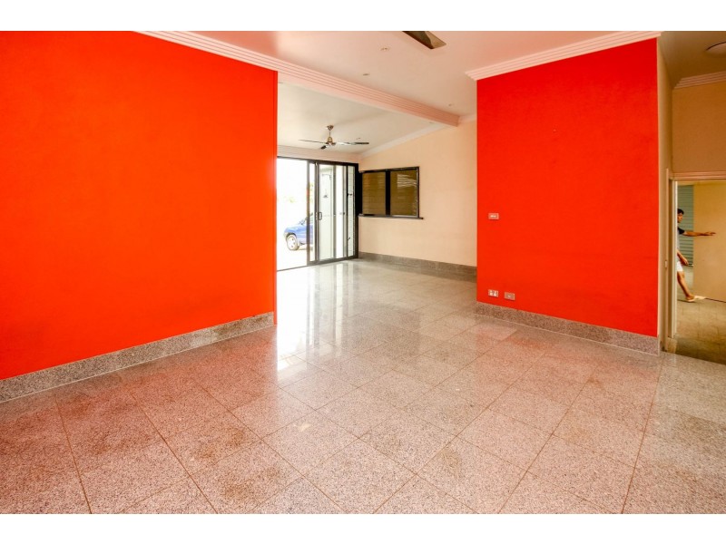 25 Collinson Street, Westcourt QLD 4870