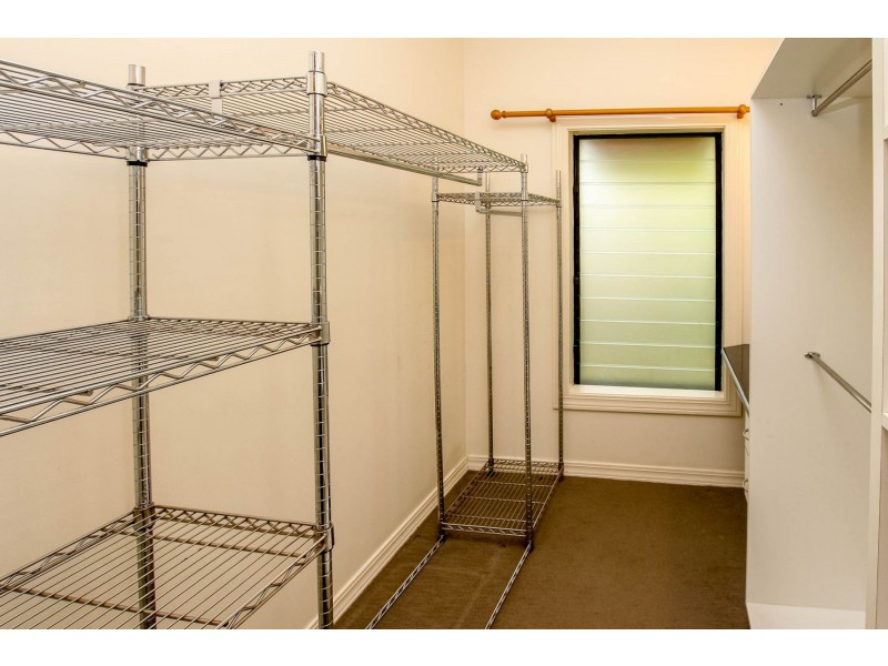 25 Collinson Street, Westcourt QLD 4870