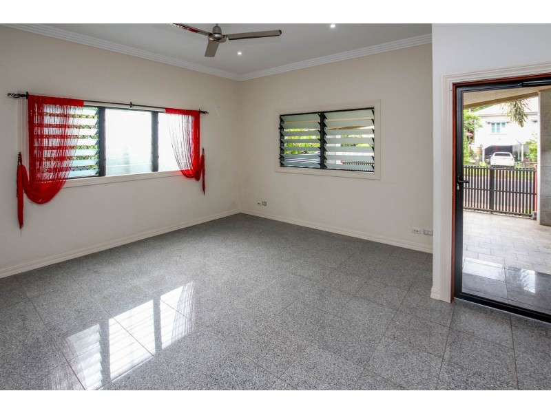 25 Collinson Street, Westcourt QLD 4870