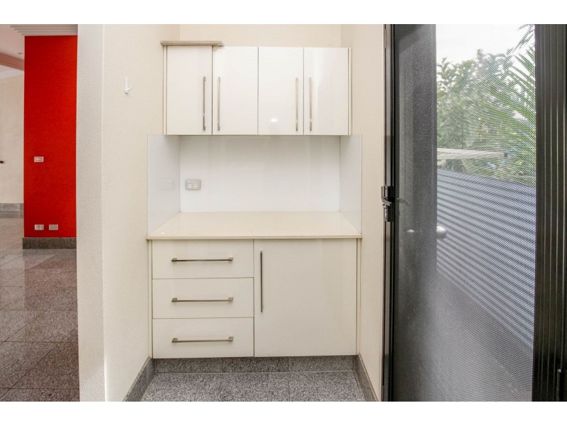 25 Collinson Street, Westcourt QLD 4870