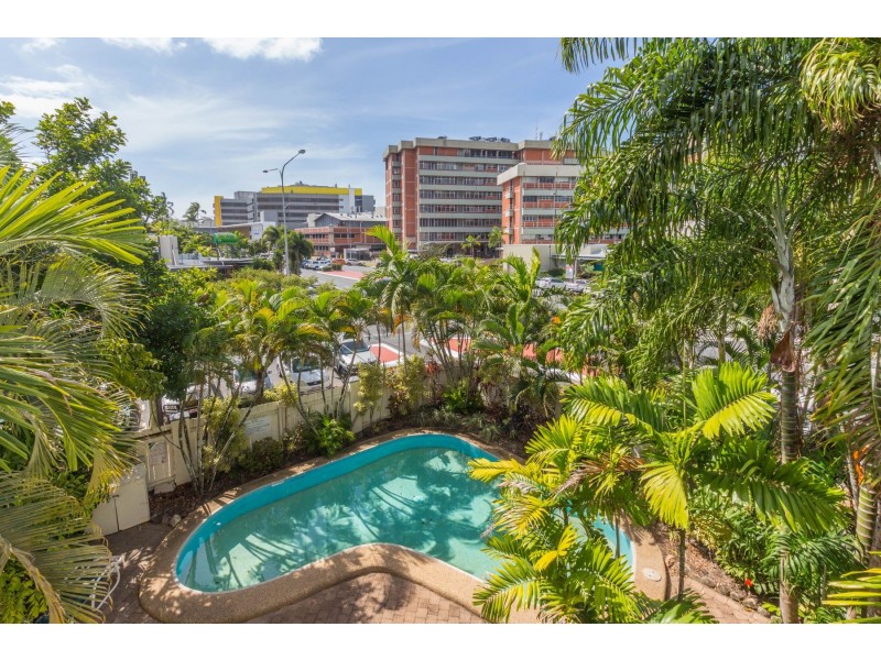 10/221 Lake Street, Cairns North QLD 4870