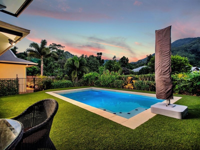 1-3 Dwyer Place, Redlynch QLD 4870