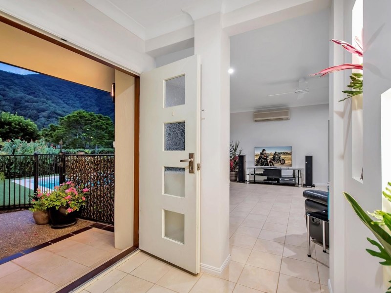 1-3 Dwyer Place, Redlynch QLD 4870