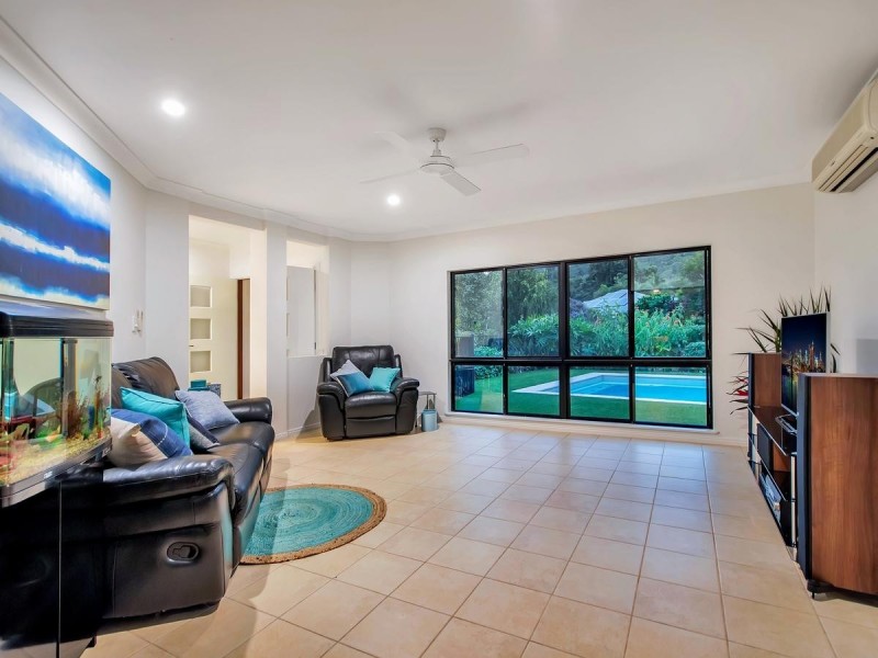 1-3 Dwyer Place, Redlynch QLD 4870