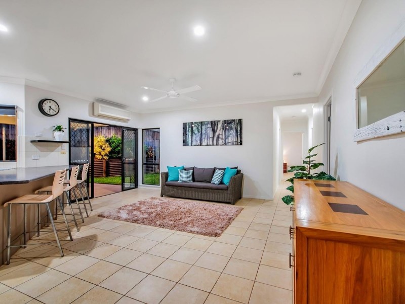 1-3 Dwyer Place, Redlynch QLD 4870