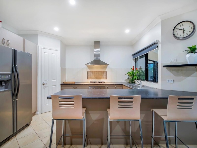 1-3 Dwyer Place, Redlynch QLD 4870