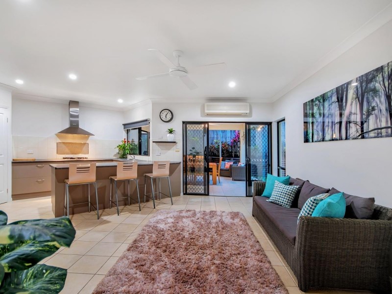 1-3 Dwyer Place, Redlynch QLD 4870