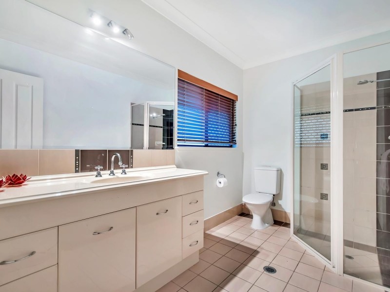 1-3 Dwyer Place, Redlynch QLD 4870