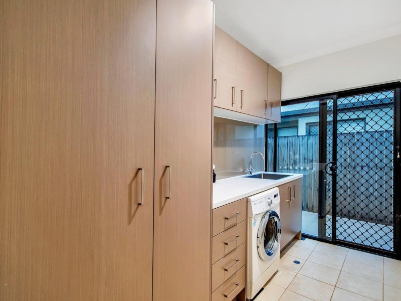 1-3 Dwyer Place, Redlynch QLD 4870