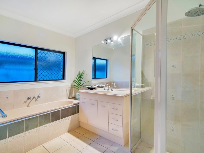 1-3 Dwyer Place, Redlynch QLD 4870