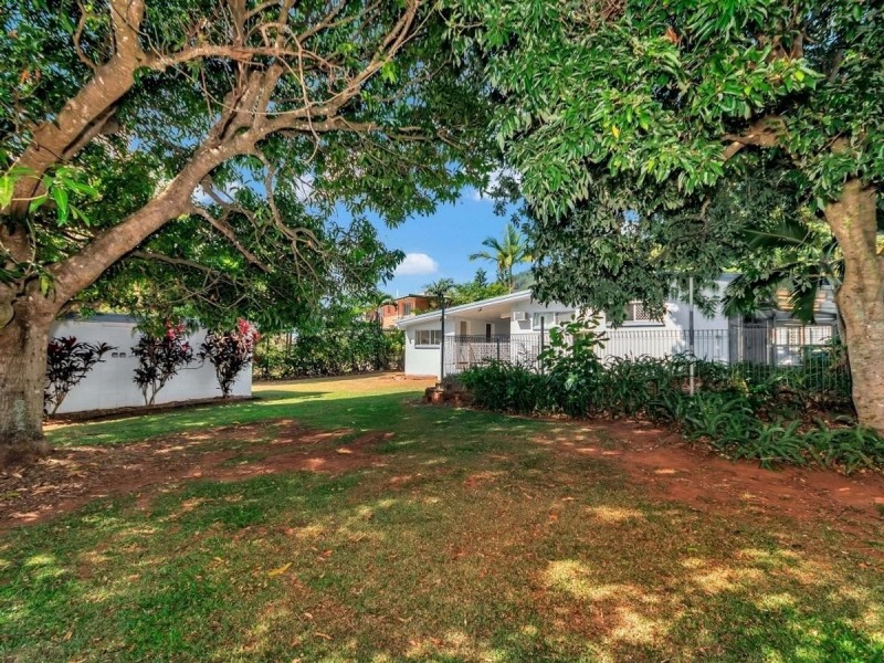 18 Scenic Street, Bayview Heights QLD 4868