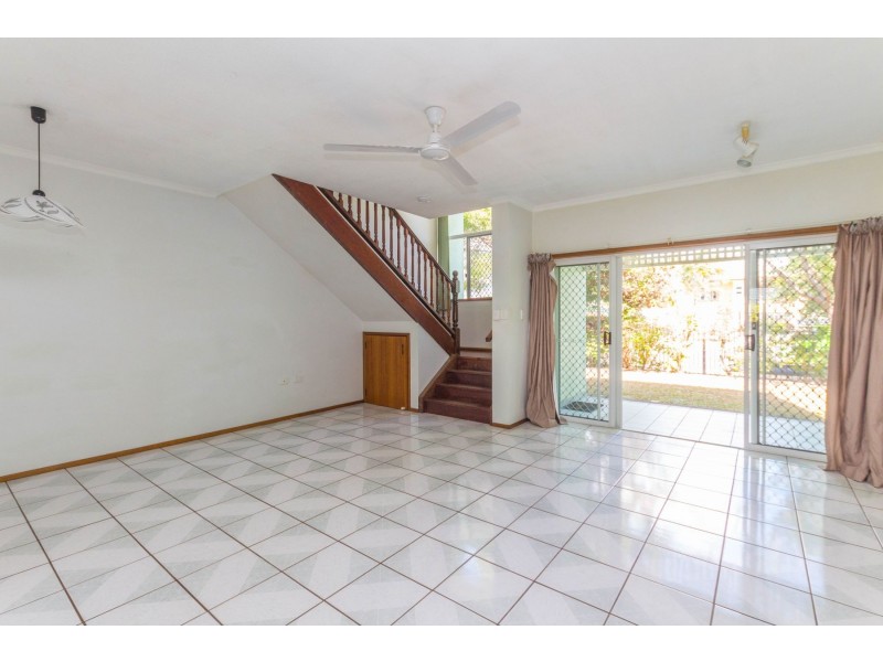 1/6 Allan Street, Bungalow QLD 4870