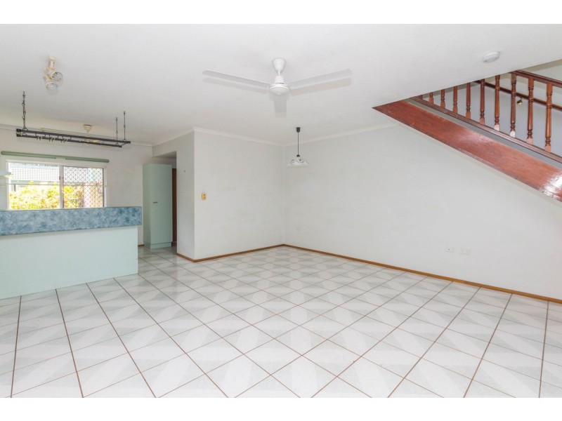 1/6 Allan Street, Bungalow QLD 4870