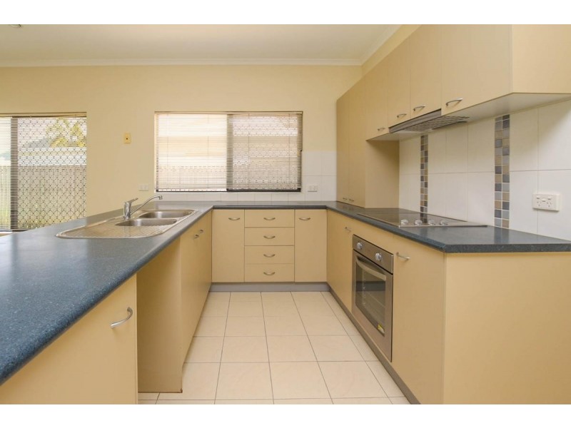 185 Timberlea Drive, Bentley Park QLD 4869
