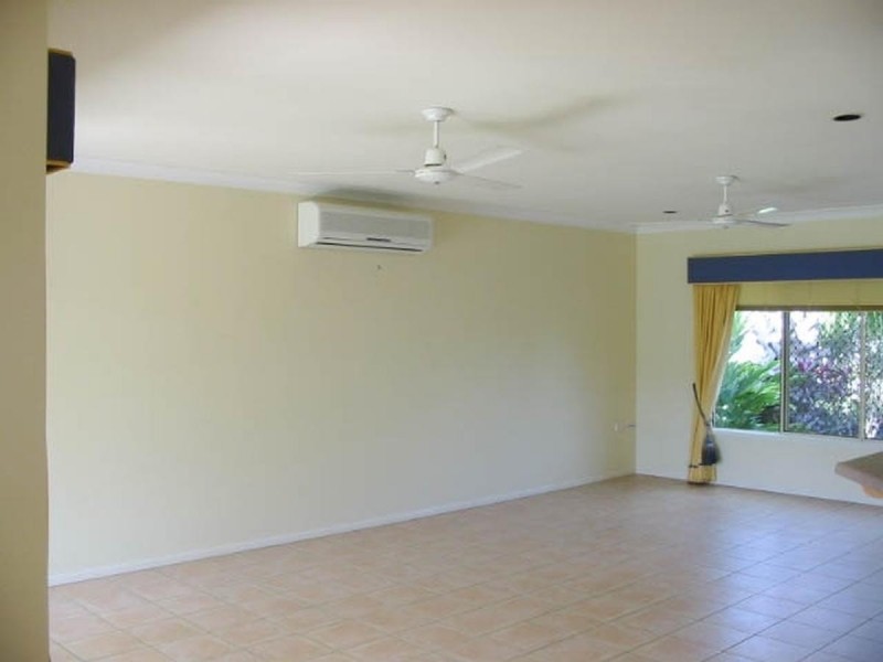 8 Quadrio Crescent, Brinsmead QLD 4870