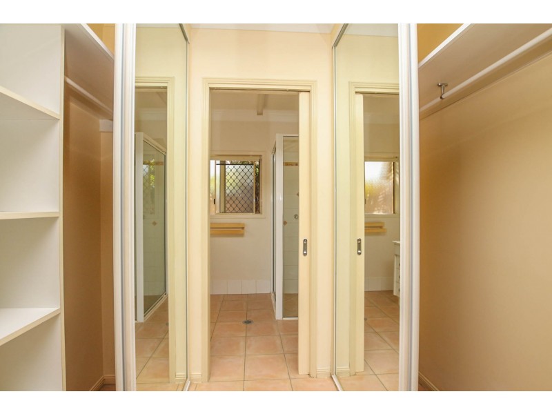 8 Quadrio Crescent, Brinsmead QLD 4870