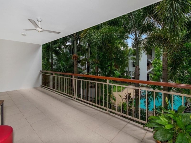 18/351 Lake Street, Cairns North QLD 4870
