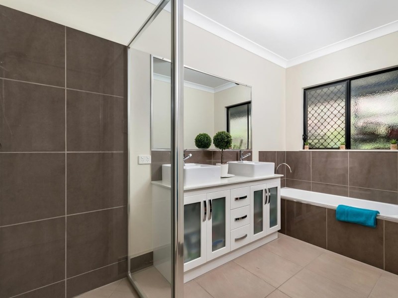 40-42 Xavier Herbert Drive, Redlynch QLD 4870