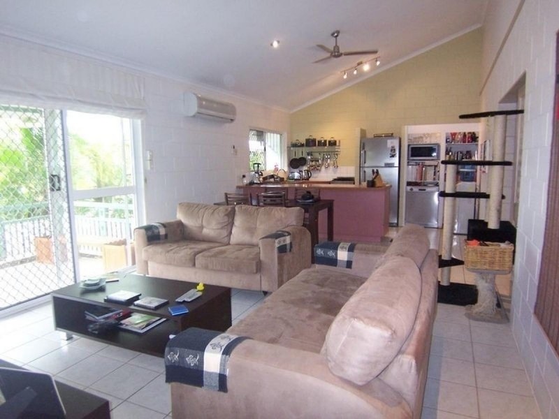 1/10 Ireland Crescent, Whitfield QLD 4870