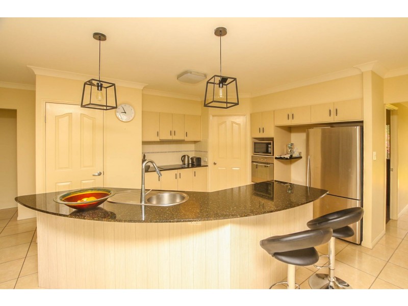 11 Kawana Street, Caravonica QLD 4878