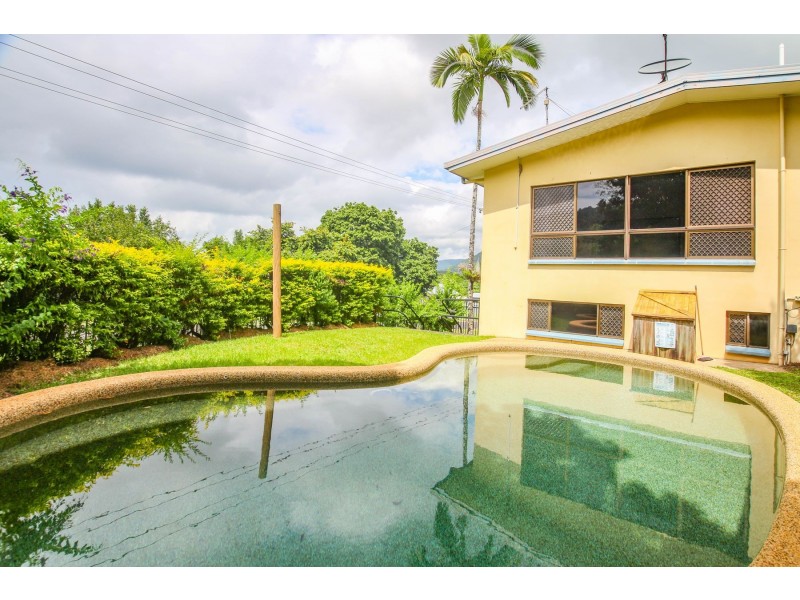 1-3 Sommerville Crescent, Whitfield QLD 4870