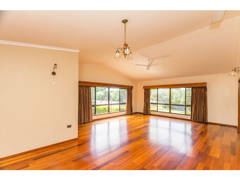 1-3 Sommerville Crescent, Whitfield QLD 4870