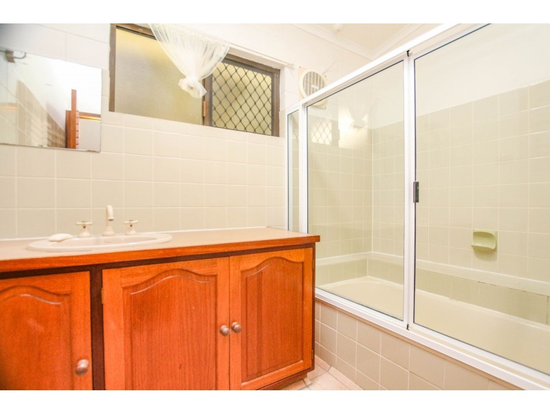 1-3 Sommerville Crescent, Whitfield QLD 4870