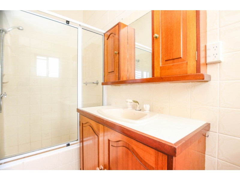 1-3 Sommerville Crescent, Whitfield QLD 4870