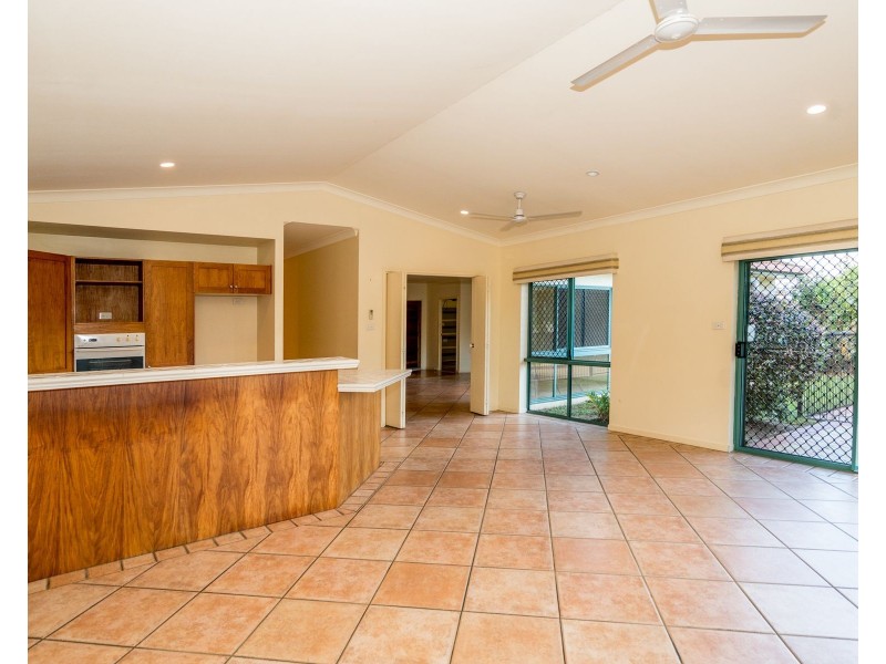 19 West Parkridge Drive, Brinsmead QLD 4870