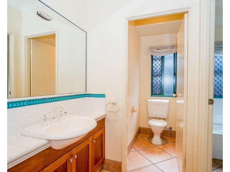 19 West Parkridge Drive, Brinsmead QLD 4870