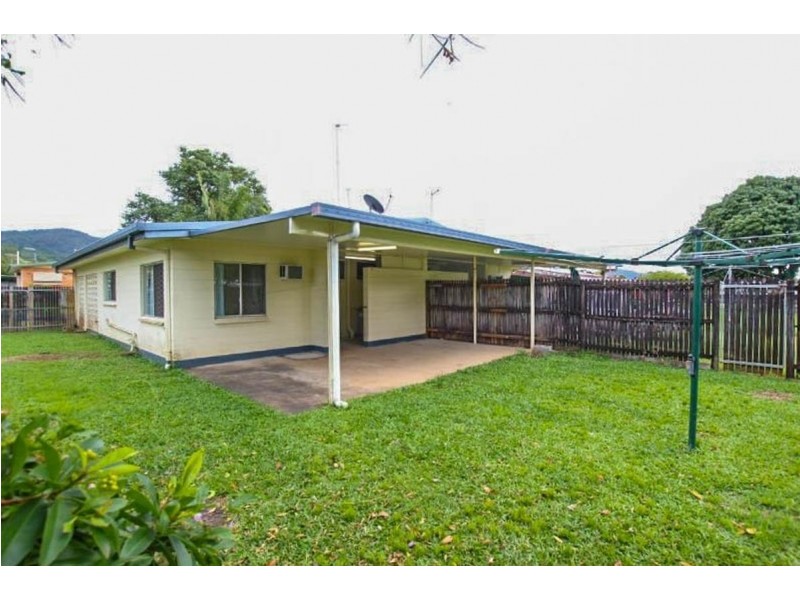 2/6 Milano Street, Woree QLD 4868