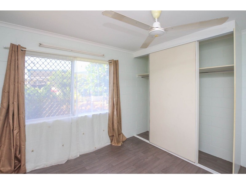 2/6 Milano Street, Woree QLD 4868