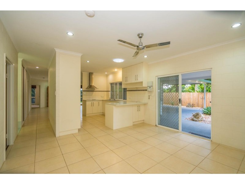 6 Beaman Close, Aeroglen QLD 4870