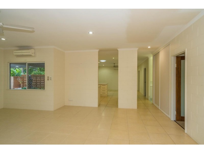 6 Beaman Close, Aeroglen QLD 4870