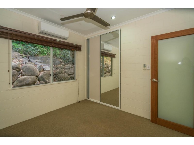 6 Beaman Close, Aeroglen QLD 4870