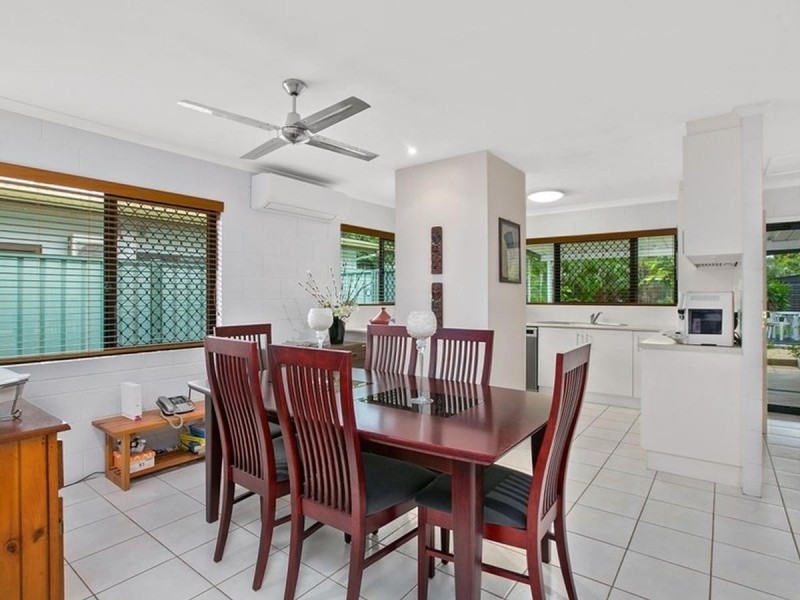 15 Connemara Close, Trinity Beach QLD 4879