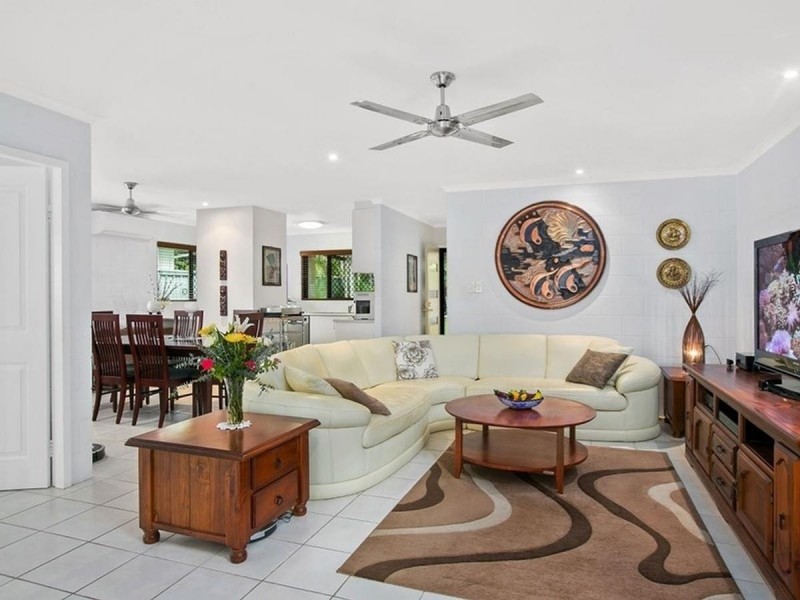 15 Connemara Close, Trinity Beach QLD 4879