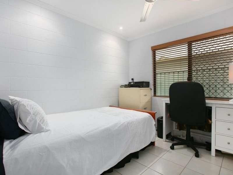 15 Connemara Close, Trinity Beach QLD 4879