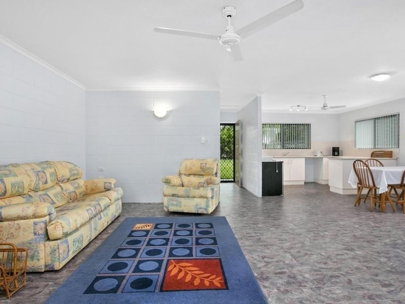 15 Connemara Close, Trinity Beach QLD 4879