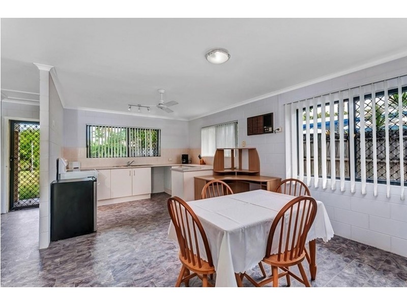 15 Connemara Close, Trinity Beach QLD 4879