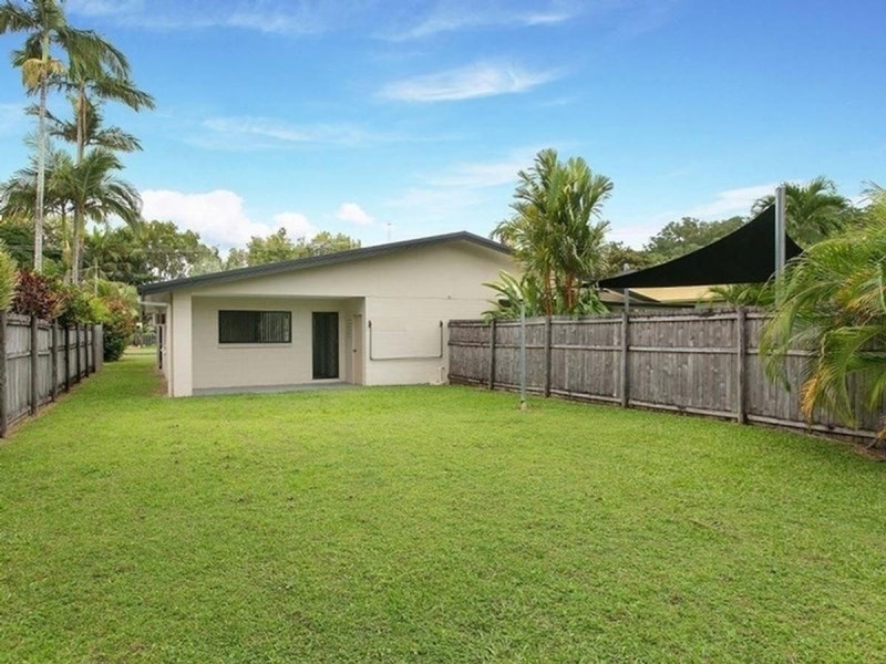 15 Connemara Close, Trinity Beach QLD 4879