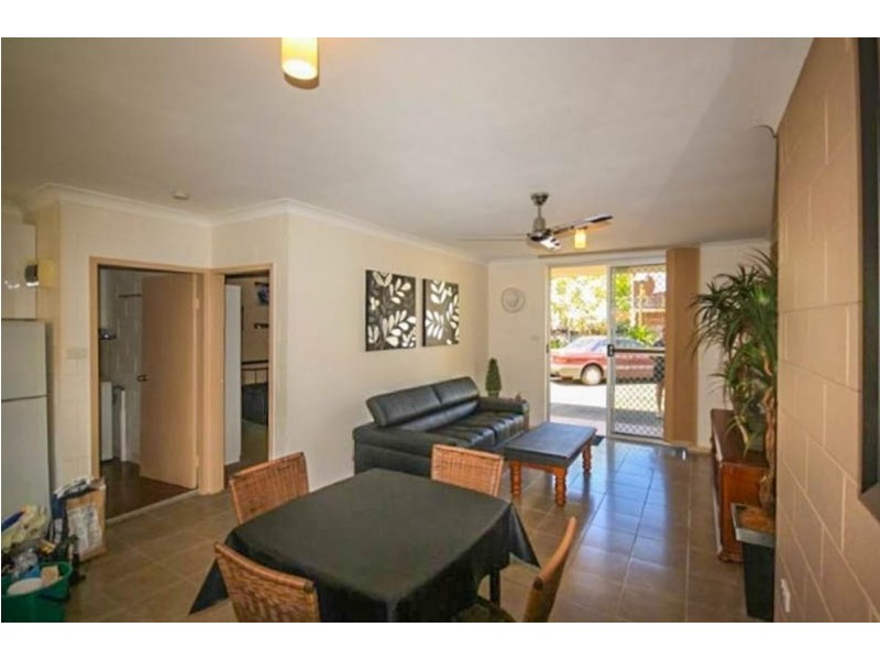 4/211 Lake Street, Cairns City QLD 4870