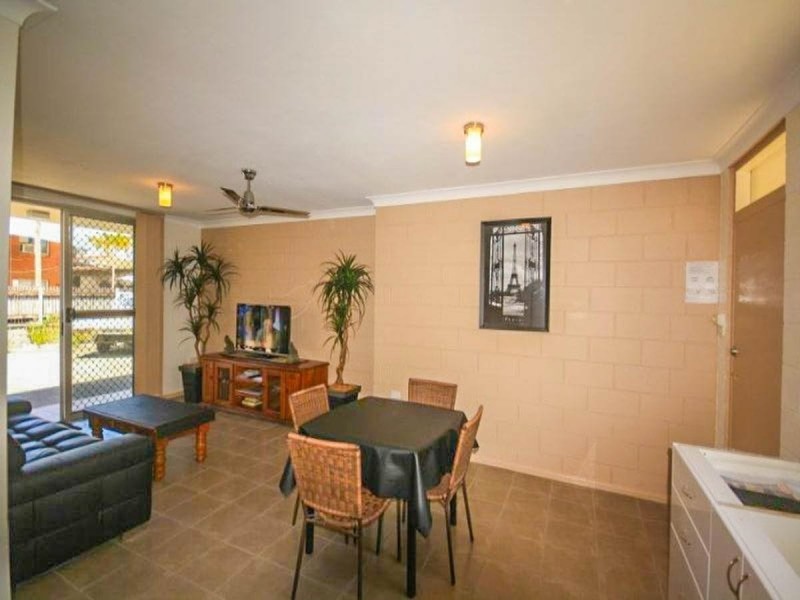 4/211 Lake Street, Cairns City QLD 4870