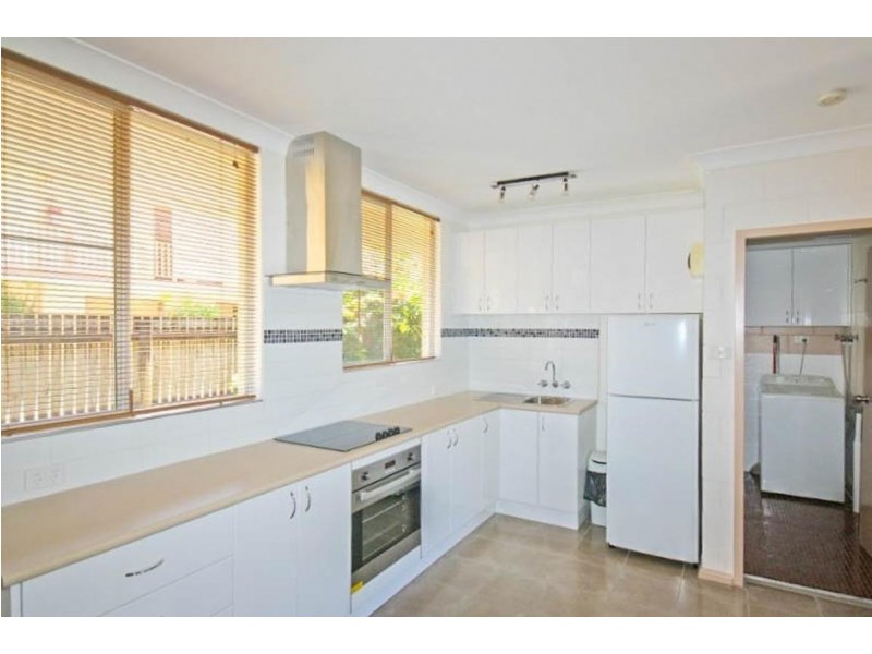 4/211 Lake Street, Cairns City QLD 4870