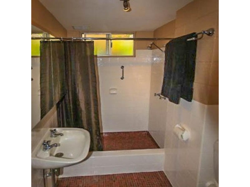 4/211 Lake Street, Cairns City QLD 4870